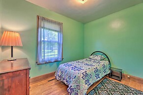 Family-friendly Marlinton Home: Walk Downtown!