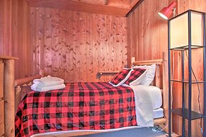 Walk to Ski Trails: Ludlow Home on Okemo Mountain!