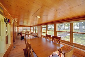 600' of Green Bay Frontage & Dock: Cozy Cottage