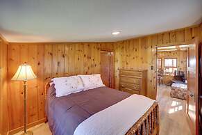 600' of Green Bay Frontage & Dock: Cozy Cottage