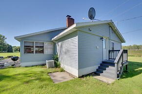 600' of Green Bay Frontage & Dock: Cozy Cottage