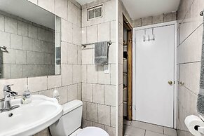 Cozy Milwaukee Home: 3 Mi to Whitefish Bay!