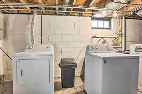 Cozy Milwaukee Home: 3 Mi to Whitefish Bay!