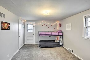 Cozy Milwaukee Home: 3 Mi to Whitefish Bay!