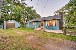 East Tawas Cabin w/ Deck, Backyard & Fire Pit!