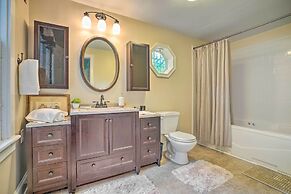 Elegant Charles Town Home: Grill, Walk Dtwn!