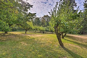 Cozy Ferndale Studio on 20-acre Working Farm!