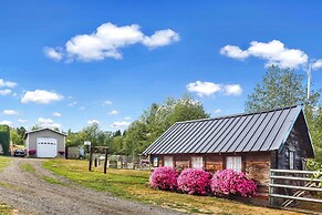 Cozy Ferndale Studio on 20-acre Working Farm!