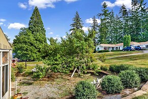 Cozy Ferndale Studio on 20-acre Working Farm!