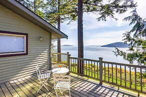 Custom Guemes Home w/ Spectacular Water Views!