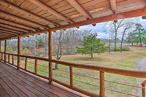 11 Mi to Lake Ouachita: Family Cabin w/ Yard