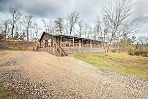 11 Mi to Lake Ouachita: Family Cabin w/ Yard
