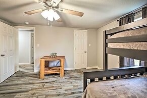 11 Mi to Lake Ouachita: Family Cabin w/ Yard