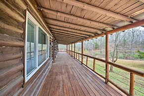 11 Mi to Lake Ouachita: Family Cabin w/ Yard