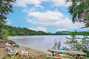 Hartford Cottage w/ Private Beach on Bear Pond!