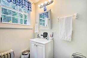 Hartford Cottage w/ Private Beach on Bear Pond!