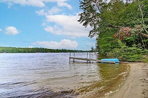 Hartford Cottage w/ Private Beach on Bear Pond!