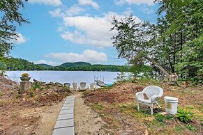 Hartford Cottage w/ Private Beach on Bear Pond!