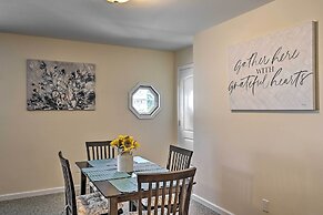 Glen Cove Home: Walk to Boardwalk + Dining!