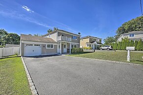 Glen Cove Home: Walk to Boardwalk + Dining!