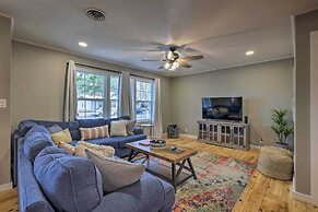 Howdy Haus: Pool + Hot Tub + Outdoor Space