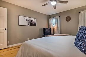 Howdy Haus: Pool + Hot Tub + Outdoor Space