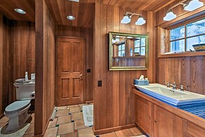 Forested Gold Beach House w/ Panoramic Ocean Views