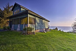 Forested Gold Beach House w/ Panoramic Ocean Views