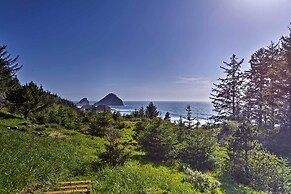 Forested Gold Beach House w/ Panoramic Ocean Views