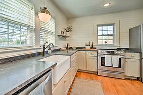 Farmhouse Cottage on 10 Acres: Trails On-site