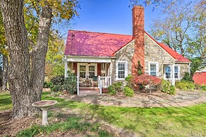 Farmhouse Cottage on 10 Acres: Trails On-site