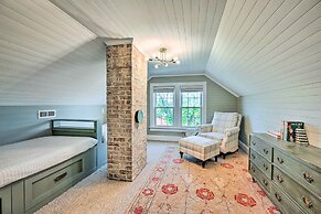 Farmhouse Cottage on 10 Acres: Trails On-site