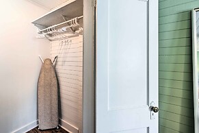 Farmhouse Cottage on 10 Acres: Trails On-site