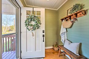 Farmhouse Cottage on 10 Acres: Trails On-site