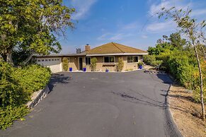 Fallbrook Home w/ Mountain Views: Close to Hiking!