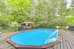 Greentown Home w/ Pool: 7 Mi to Lake Wallenpaupack