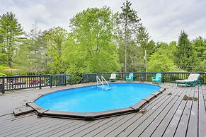 Greentown Home w/ Pool: 7 Mi to Lake Wallenpaupack