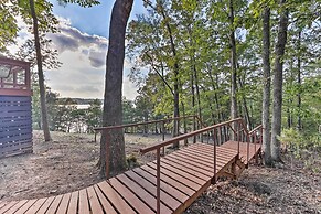 'foxtail' Cabin Retreat: Steps to Beaver Lake!