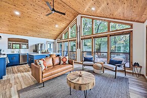 'foxtail' Cabin Retreat: Steps to Beaver Lake!