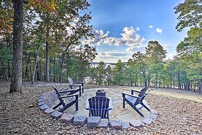 'foxtail' Cabin Retreat: Steps to Beaver Lake!