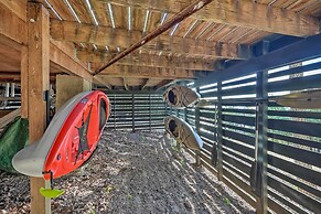 'foxtail' Cabin Retreat: Steps to Beaver Lake!