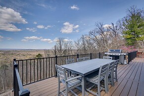 Front Royal Hilltop Cabin w/ Panoramic Views!