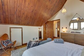 Front Royal Hilltop Cabin w/ Panoramic Views!