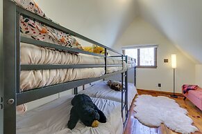 Front Royal Hilltop Cabin w/ Panoramic Views!