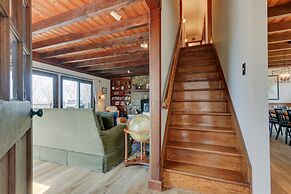 Front Royal Hilltop Cabin w/ Panoramic Views!