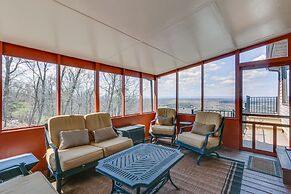Front Royal Hilltop Cabin w/ Panoramic Views!