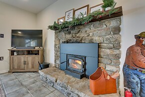 Front Royal Hilltop Cabin w/ Panoramic Views!