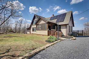 Front Royal Hilltop Cabin w/ Panoramic Views!