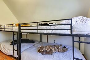 Front Royal Hilltop Cabin w/ Panoramic Views!