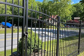 Deck + Lake Views: Grand Glenville Retreat
